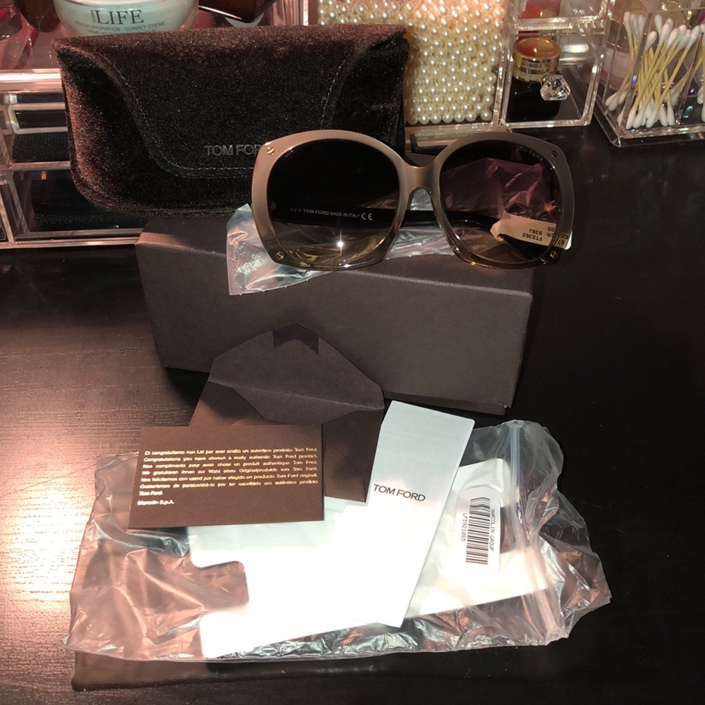 Tom Ford Sunglasses - Picture 7 of 7